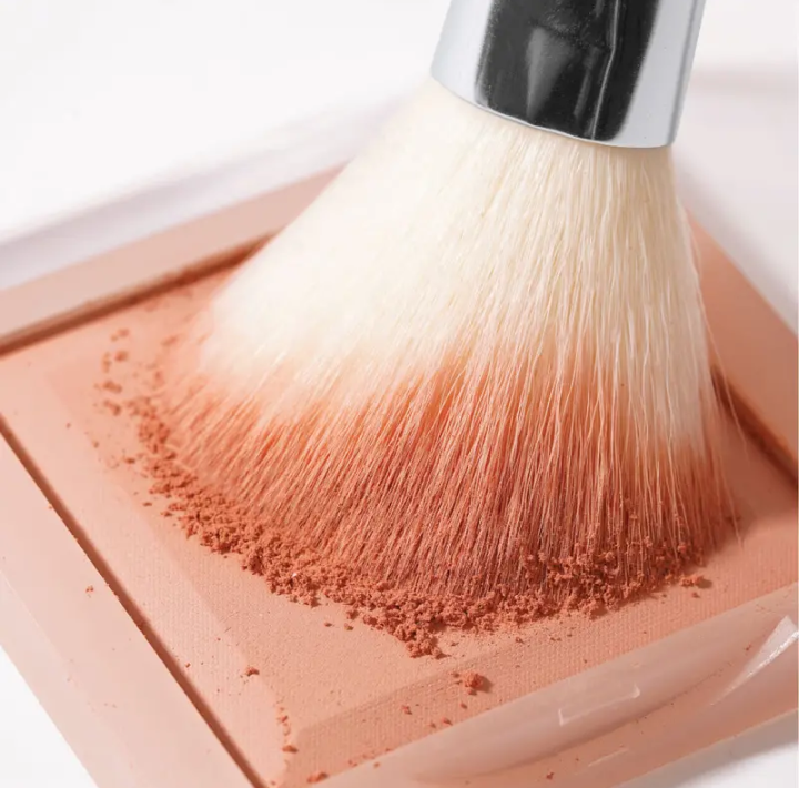 BLUSH BRUSH